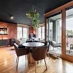 Gentleman Spirit Apartment